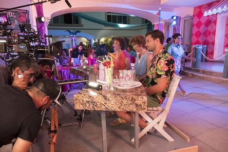 Annie Mumolo, Kristen Wiig, Jamie Dornan - Barb a Star jedou do Vista del Mar - Z natáčení