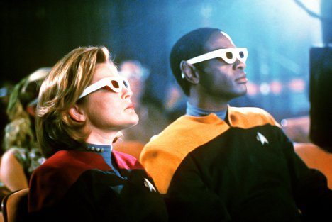 Kate Mulgrew, Tim Russ - Star Trek: Vesmírná loď Voyager - Ovládnutí mysli - Z filmu
