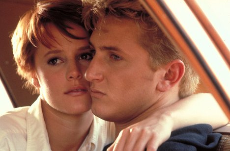 Mary Stuart Masterson, Sean Penn