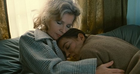 Eva Ionesco, Emmanuelle Béart - L'Étreinte - Z filmu