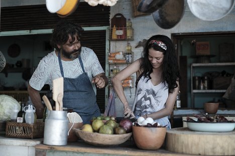 Martín Altomaro, Ana Valeria Becerril - Los días que no estuve - Z filmu