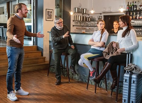 Stanislav Majer, Jiří Bartoška, Jana Kotrbatá, Šárka Krausová, Lenka Vlasáková - Kurz manželské touhy - Z filmu