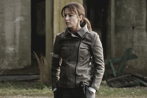 Annet Mahendru - The Walking Dead: World Beyond - Konsekans - Z filmu