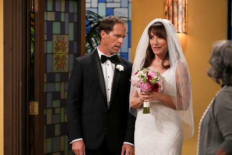 Nat Faxon, Katey Sagal - The Conners - The Wedding of Dan and Louise - Z filmu