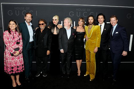 New York Premiere of "House of Gucci" on November 16, 2021 - Pamela Abdy, Kevin Ulrich, Al Pacino, Lady Gaga, Ridley Scott, Giannina Facio-Scott, Jared Leto, Adam Driver, Kevin J. Walsh - Klan Gucci - Z akcií