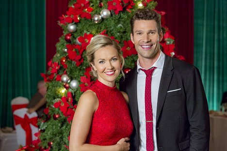 Emilie Ullerup, Aaron O'Connell - With Love, Christmas - Promo