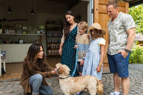 Simone Thomalla, Gonca de Haas, Emilian Heinrich, Valentina Clever, Markus Ertelt - Rozmarné jaro - Auf den Hund gekommen - Z filmu