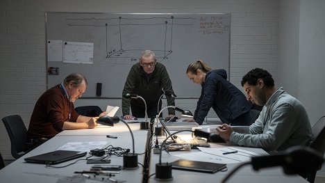 Hans Henrik Clemensen, Søren Malling, Laura Christensen, Dulfi Al-Jabouri - Případ: Ponorka - Celý člověk - Z filmu