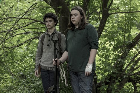 Nicolas Cantu, Hal Cumpston - The Walking Dead: World Beyond - Death and the Dead - Z filmu