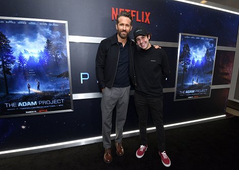 The Adam Project Los Angeles special screening at The London West Hollywood at Beverly Hills on February 15, 2022 in West Hollywood, California - Ryan Reynolds, David Dobrik - Projekt Adam - Z akcií