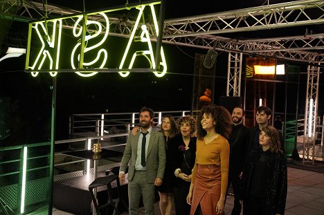 Grégory Montel, Camille Cottin, Liliane Rovère, Stefi Celma, Assaad Bouab, Nicolas Maury, Fanny Sidney