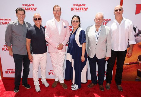 "Paws of Fury" Family Day at the Paramount Pictures Studios Lot on July 10, 2022 in Los Angeles, California. - Marc Weinstock, Brian Robbins, Rob Minkoff, Ramsey Ann Naito, Guy Collins, Mark Koetsier - Labky v akcii - Z akcií