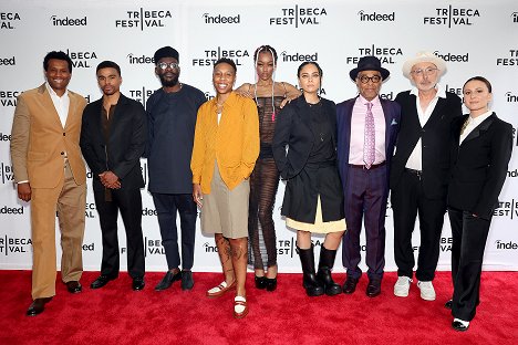 Premiere of Lena Waithe and Andrew Dosunmu’s Netflix Film BEAUTY at The Tribeca Festival on June 11, 2022 in New York City - Tendo Nagenda, Kyle Bary, Andrew Dosunmu, Lena Waithe, Gracie Marie Bradley, Aleyse Shannon, Giancarlo Esposito, Benoît Delhomme, Carver Karaszewski - Beauty - Z akcí