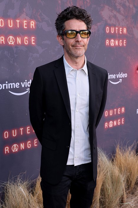 Prime Video Red Carpet Premiere For New Western Series "Outer Range" at Harmony Gold on April 07, 2022 in Los Angeles, California - Zev Borow - Za hranicí - Z akcí