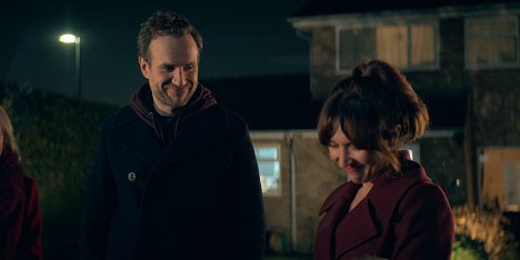 Rafe Spall, Esther Smith - Trying - City jsou děs - Z filmu