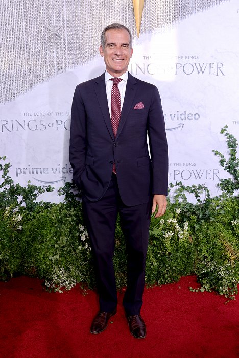 "The Lord Of The Rings: The Rings Of Power" Los Angeles Red Carpet Premiere & Screening on August 15, 2022 in Los Angeles, California - Eric Garcetti - Pán prstenů: Prsteny moci - Série 1 - Z akcií