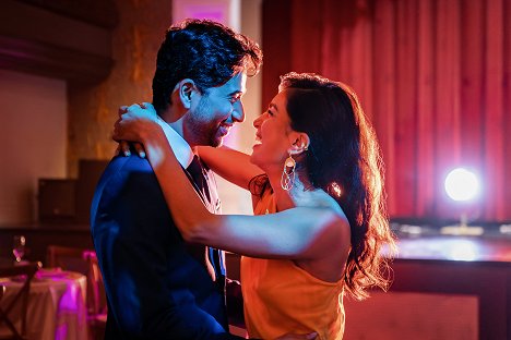 Suraj Sharma, Pallavi Sharda