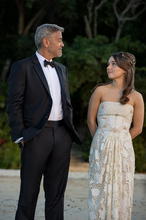 George Clooney, Kaitlyn Dever