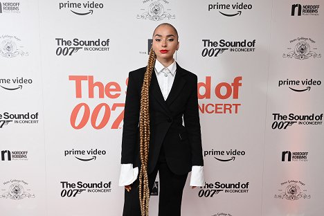 The Sound of 007 in concert at The Royal Albert Hall on October 04, 2022 in London, England - Ella Eyre - Zvuk 007 - Z akcí