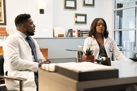 Jocko Sims, Frances Turner - Nemocnice New Amsterdam - Laughter and Hope and a Sock in the Eye - Z filmu