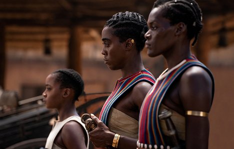 Thuso Mbedu, Lashana Lynch, Sheila Atim - Woman King - Z filmu