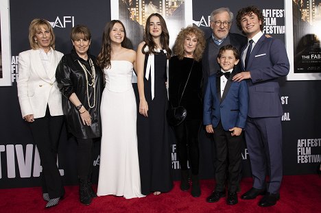 Special screening of THE FABELMANS at the AFI Fest at the TCL Chinese Theatre on November 06, 2022 in Hollywood, CA, USA - Julia Butters, Anne Spielberg, Steven Spielberg, Mateo Zoryon Francis-DeFord, Gabriel LaBelle - Fabelmanovi - Z akcí