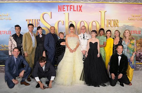 World Premiere Of Netflix's The School For Good And Evil at Regency Village Theatre on October 18, 2022 in Los Angeles, California - Jeff Kirschenbaum, Soman Chainani, Kit Young, Charlize Theron, Jamie Flatters, Laurence Fishburne, Patti LuPone, Sofia Wylie, Paul Feig, Sophia Anne Caruso, Kerry Washington, Michelle Yeoh, Laura Fischer, Jane Startz