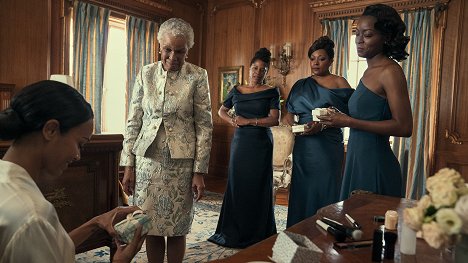 Zoe Saldana, Greta Sesheta, Judith Scott, Kellita Smith, Danielle Deadwyler - Od nuly - Vila. Koště. Koláč. - Z filmu