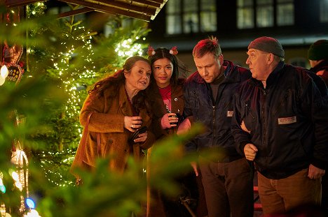 Gabriele Völsch, Nhung Hong, Max Riemelt, Dietmar Bär