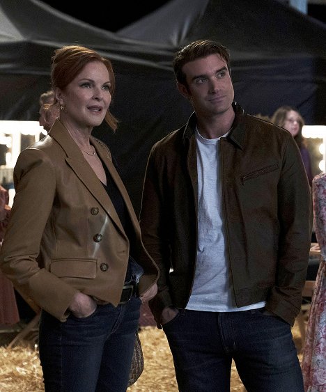 Marcia Cross, Joshua Sasse - Monarch - Mergers and Propositions - Z filmu