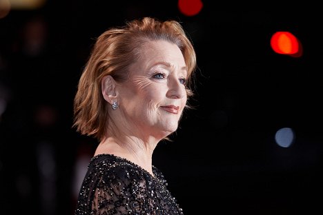 The Crown Season 5 World Premiere on November 8, 2022 in London, United Kingdom - Lesley Manville - Koruna - Série 5 - Z akcí