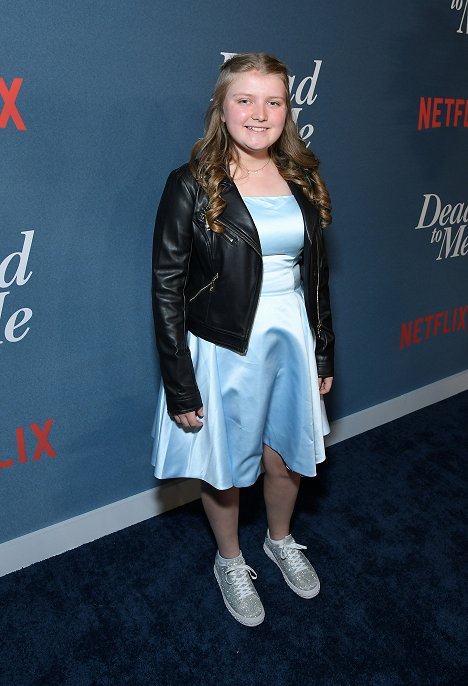 Los Angeles Premiere Of Netflix's 'Dead To Me' Season 3 held at the Netflix Tudum Theater on November 15, 2022 in Hollywood, Los Angeles, California, United States - Adora Soleil Bricher - Smrt nás spojí - Série 3 - Z akcí