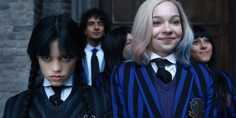 Jenna Ortega, Emma Myers - Wednesday - Woe Is the Loneliest Number - Photos