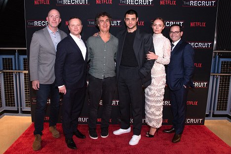 Special screening of Netflix series "THE RECRUIT" at the International Spy Museum on December 13, 2022, in Washington, DC - Alexi Hawley, Doug Liman, Noah Centineo, Laura Haddock, Adam Ciralsky - Rekrut - Z akcí