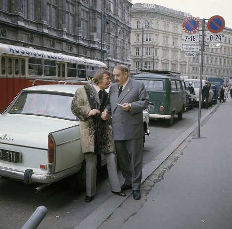 Fritz Eckhardt - Hallo - Hotel Sacher... Portier! - Z filmu