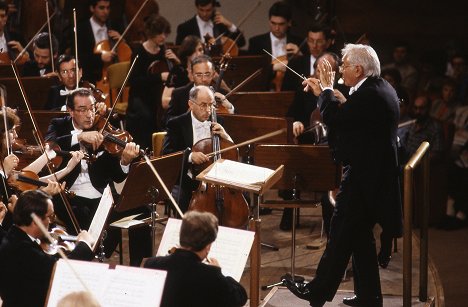 Leonard Bernstein - Bernstein řídí Debussyho Obrazy - Z filmu