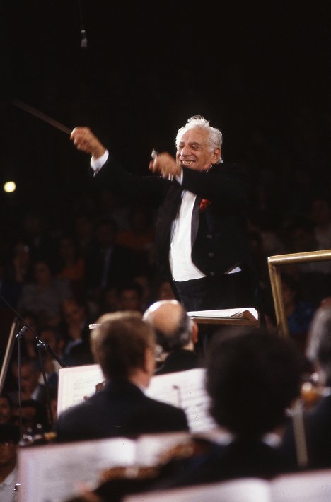 Leonard Bernstein - Bernstein řídí Debussyho Moře - Z filmu
