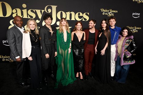 Daisy Jones & The Six Los Angeles Red Carpet Premiere and Screening at TCL Chinese Theatre on February 23, 2023 in Hollywood, California - Vernon Sanders, Sebastian Chacon, Suki Waterhouse, Riley Keough, Sam Claflin, Camila Morrone, Josh Whitehouse, Sue Kroll - Daisy Jones & the Six - Z akcí