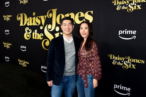Daisy Jones & The Six Los Angeles Red Carpet Premiere and Screening at TCL Chinese Theatre on February 23, 2023 in Hollywood, California - Albert Cheng - Daisy Jones & the Six - Z akcí