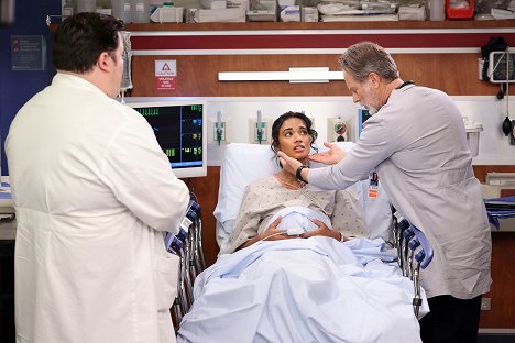 Supriya Ganesh, Steven Weber - Nemocnice Chicago Med - It's an Ill Wind That Blows Nobody Good - Z filmu