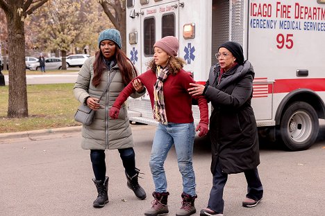 Marlyne Barrett, Danielle Vega, S. Epatha Merkerson - Nemocnice Chicago Med - We All Know What They Say About Assumptions - Z filmu