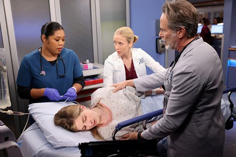 Jen Lilley, Jessy Schram, Steven Weber - Chicago Med - It Is What It Is, Until It Isn't - Z filmu