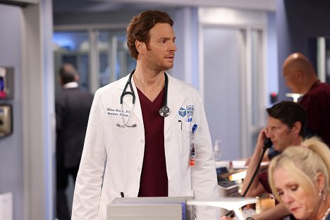Nick Gehlfuss - Chicago Med - A Little Change Might Do You Some Good - Z filmu