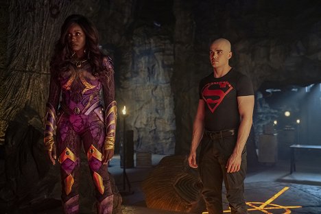 Anna Diop, Joshua Orpin - Titans - Caul's Folly - Z filmu