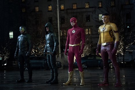 David Ramsey, Stephen Amell, Grant Gustin, Keiynan Lonsdale - Flash - It's My Party and I'll Die If I Want To - Z filmu