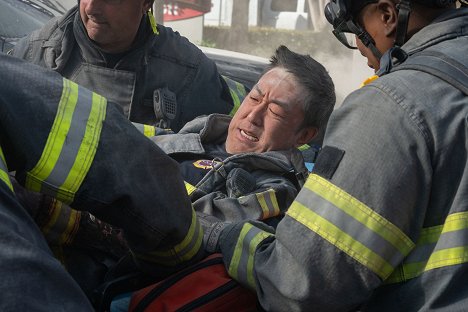 Kenneth Choi - Záchranáři L. A. - Pošli to dál - Z filmu