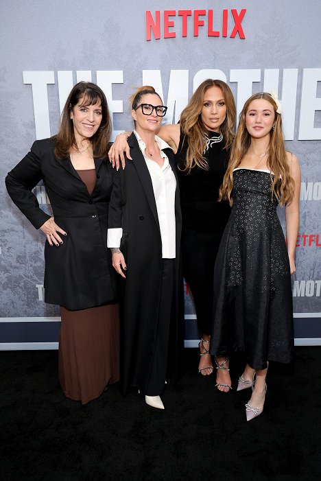 The Mother Fan Screening at The Paris Theatre on May 04, 2023 in New York City - Elaine Goldsmith-Thomas, Niki Caro, Jennifer Lopez, Lucy Paez - Matka - Z akcí