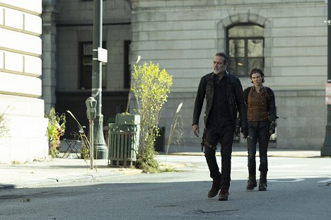 Jeffrey Dean Morgan, Lauren Cohan - The Walking Dead: Dead City - Doma Smo - Z filmu