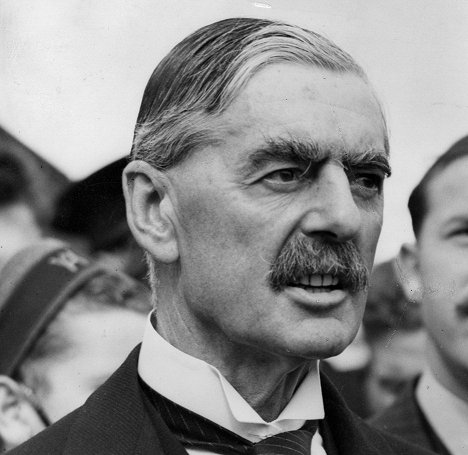 Neville Chamberlain - 1938: Chamberlain chce mír s Hitlerem - Z filmu