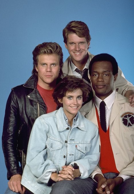 Mark Thomas Miller, Dean Paul Martin, Courteney Cox, Kevin Peter Hall - Misfits of Science - Promo